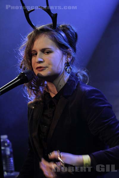 CHRISTINE AND THE QUEENS - 2011-12-15 - PARIS - La Maroquinerie - 